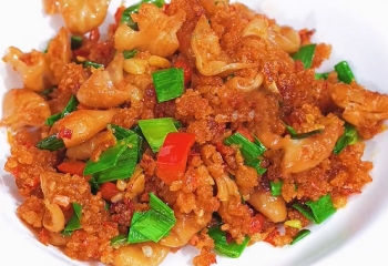 洪湖鲊胡椒炒肥肠